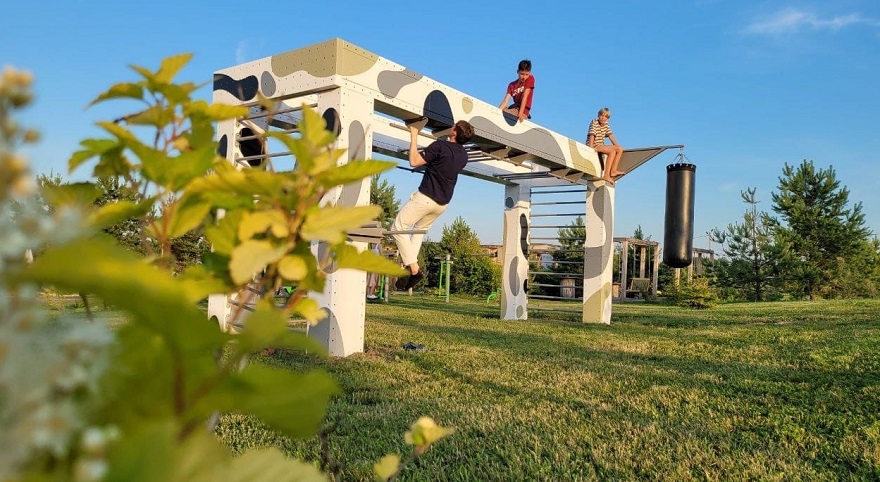 На фото — Детская площадка в Gatchina Gardens