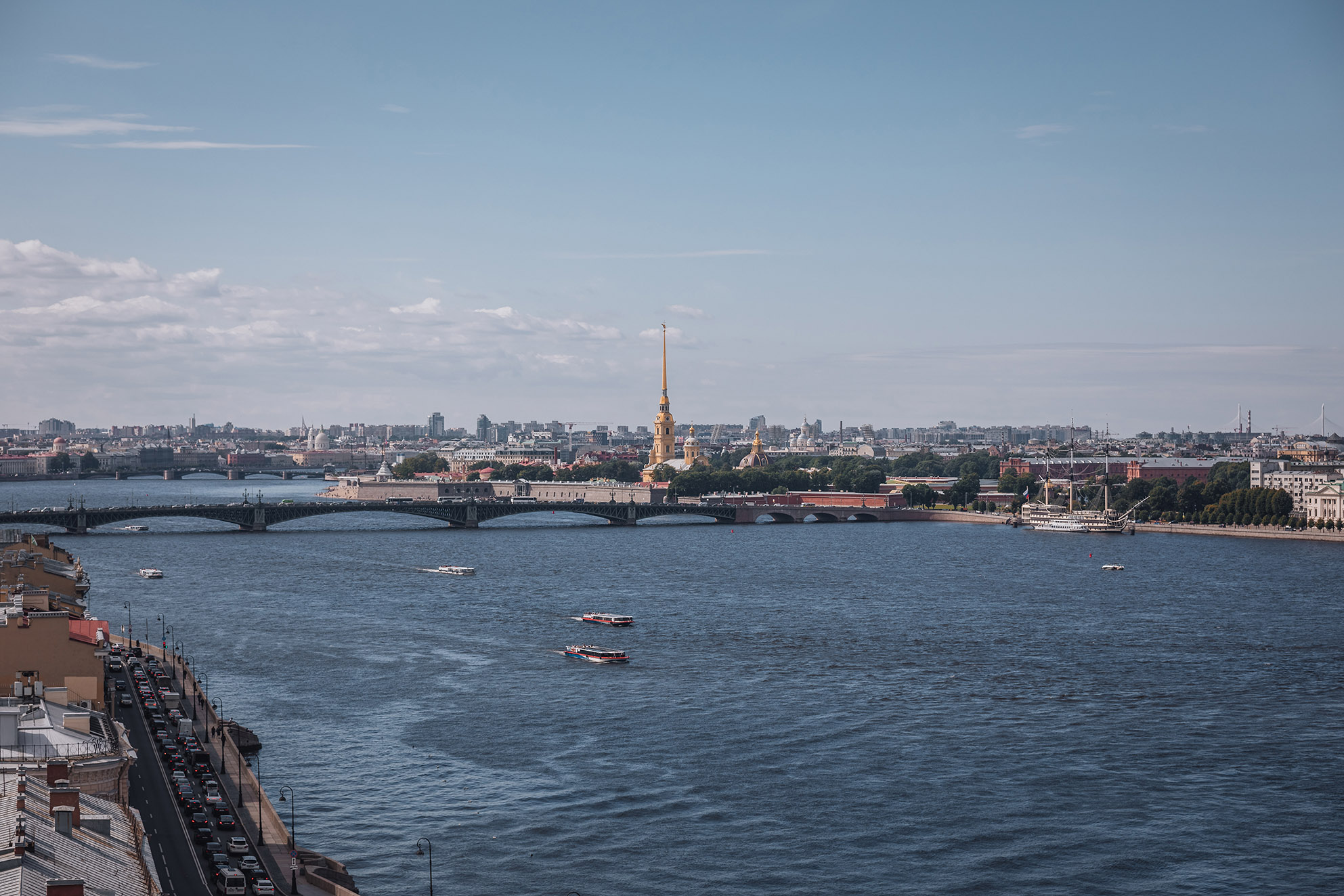 На фото — вид на Петропавловскую крепость