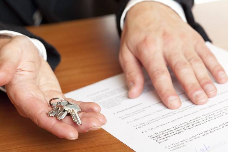 На фото — Предварительный договор купли-продажи жилья